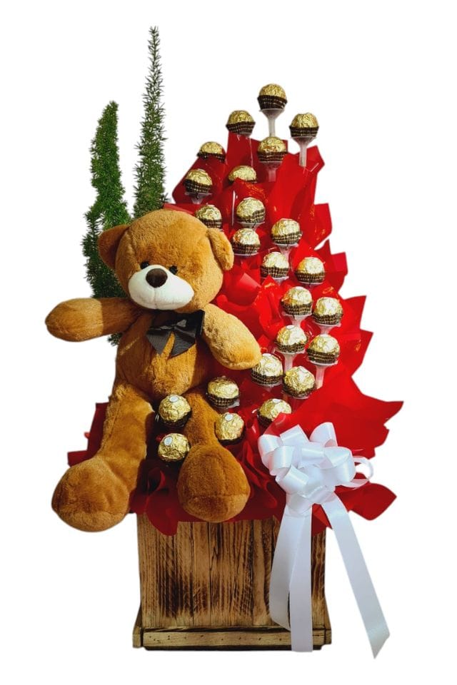 ARREGLO COMPUESTO CON FERRERO ROCHER Y OSOS DE PELUCHE