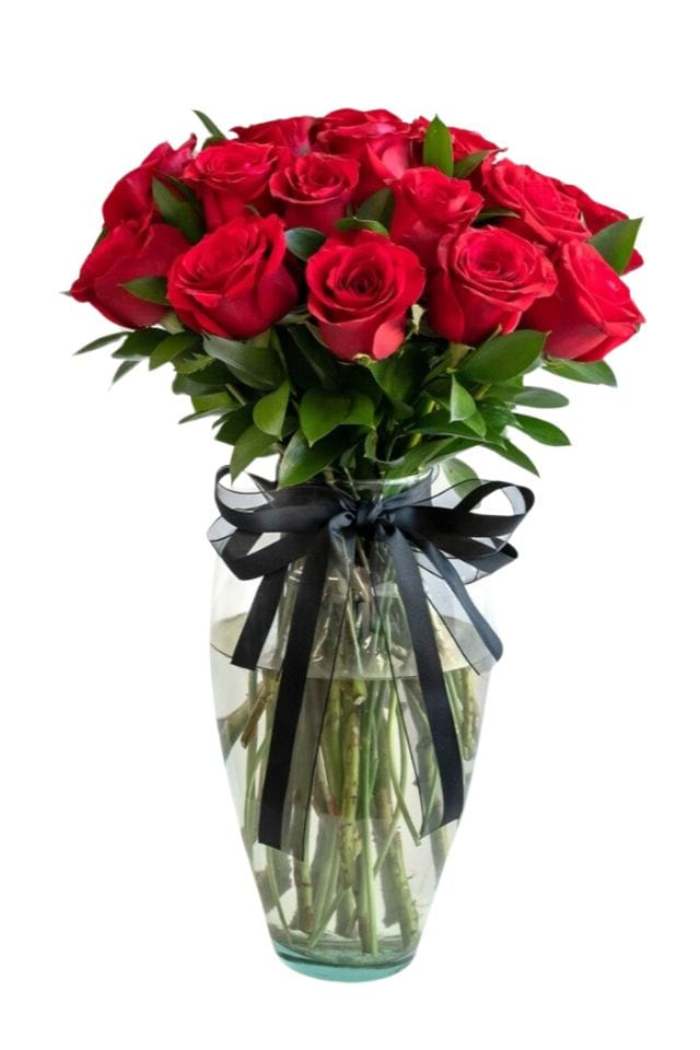 FLORERO DE 24 ROSAS ROJAS DE INVERNADERO CON FOLLAJE Y CINTA DECORATIVA